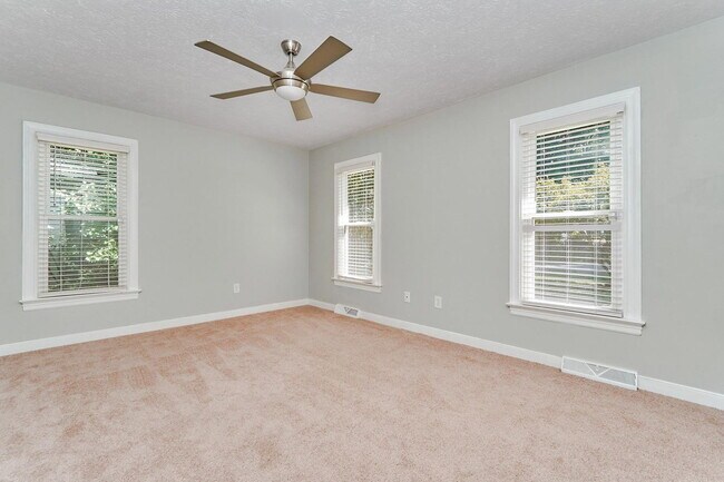 Building Photo - 9395 Blacksmith Dr