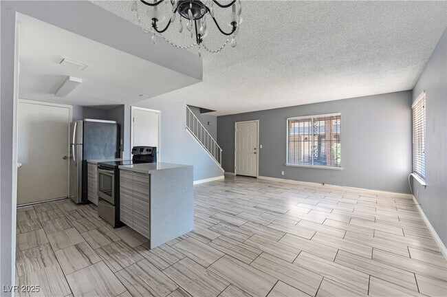 Building Photo - 1372 Lorilyn Ave