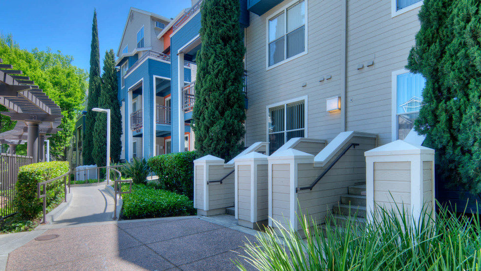 Exterior - City Gate at Cupertino