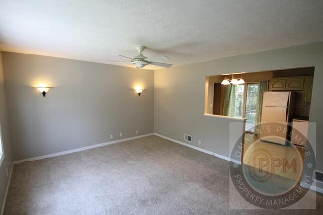 Building Photo - 3Bd/2Ba near 84th & I-80