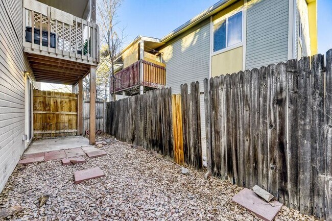 Building Photo - 1120 Mazatlan Cir