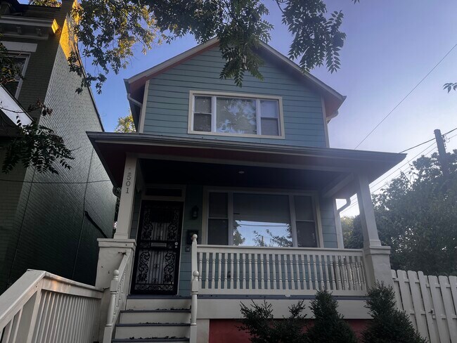 Building Photo - W Street