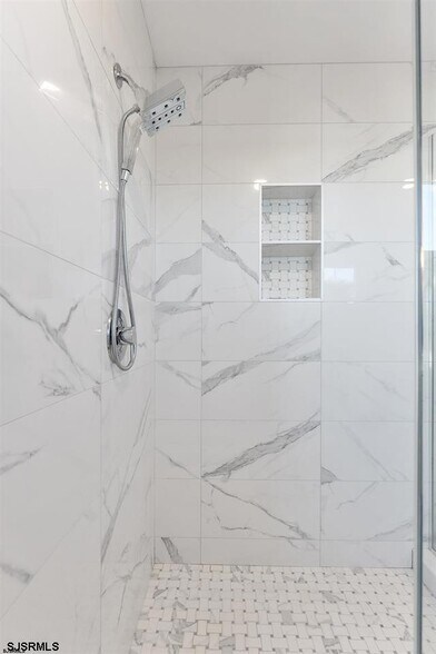 Building Photo - 21 N Wyoming Ave