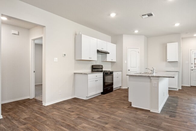 Building Photo - 2 Week Free Move-In Incentive! Modern 3/2 Home | Open Living | Private Primary Suite Retreat