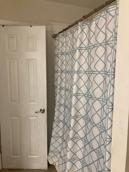 Building Photo - 313 Dirksen Dr