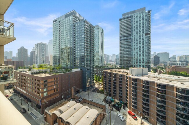Building Photo - 230 W Division St