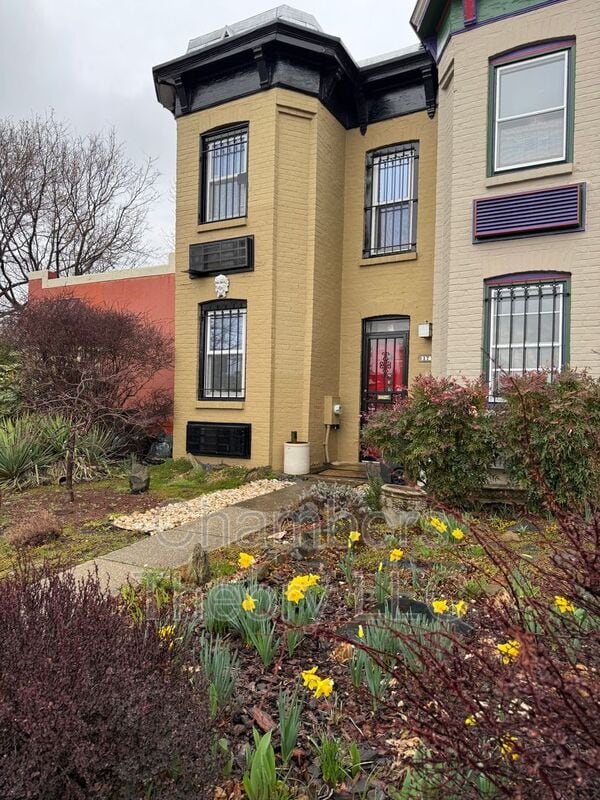 Primary Photo - 1713 Vermont Ave NW