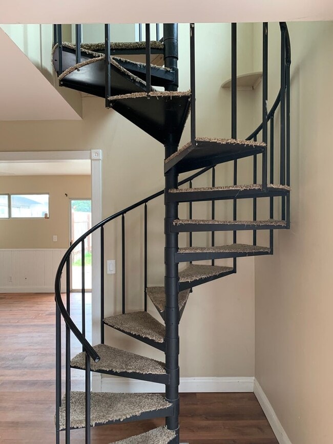 Building Photo - 2-Bedroom Home with Balcony in Orcutt – Pe...
