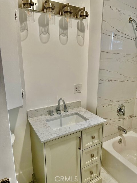 Building Photo - 342 E 8th St