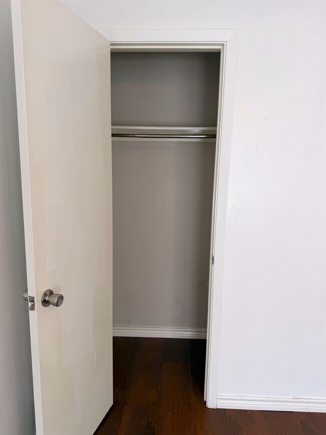 Building Photo - 5302 Springfield Ave