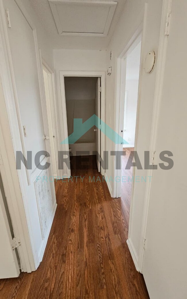 Building Photo - 332 Park Ave