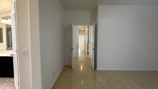 Building Photo - SUMMERLIN HOME WITH 5 BEDROOMS (INCLUDE SOME UTILITIES)