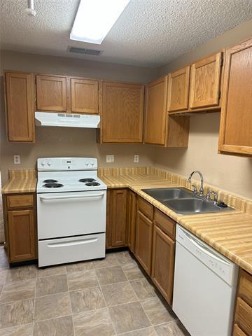 Building Photo - 107 Glade Shadow Dr