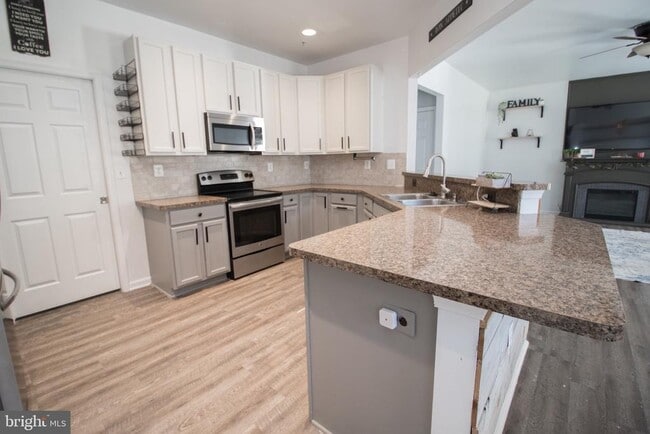 Building Photo - 45567 Bethson St