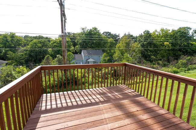 Building Photo - 601-603 Glenstone Dr.