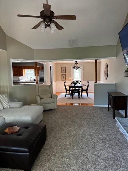 Building Photo - 4056 Lenox Park Dr