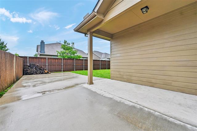 Building Photo - 1512 Greenbrier Dr