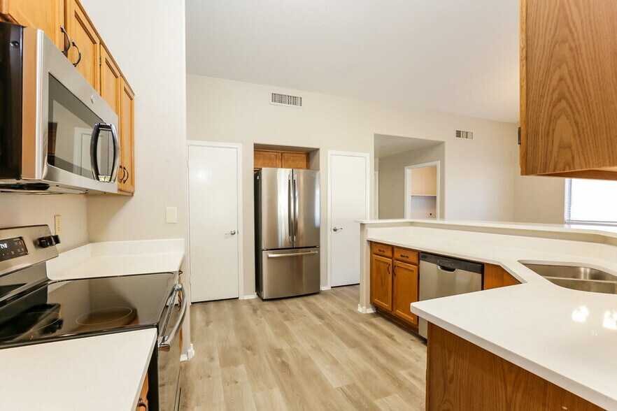 Building Photo - 7586 W Montebello Ave