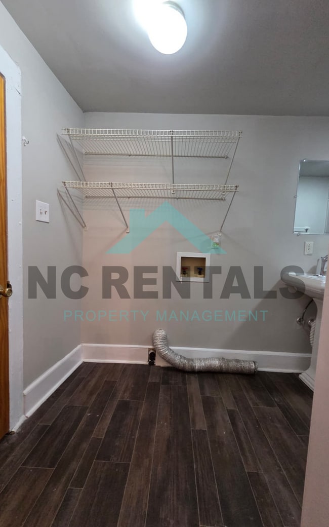 Building Photo - 714 Dillard St