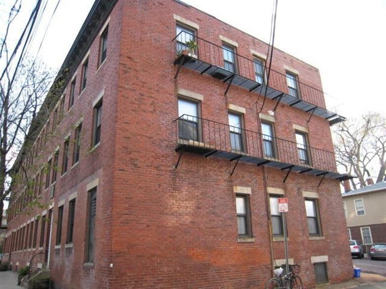 Building Photo - 42 Ivaloo St