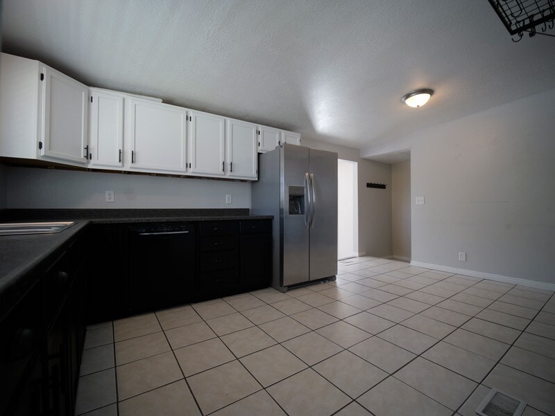 Building Photo - 3292 S 4400 W