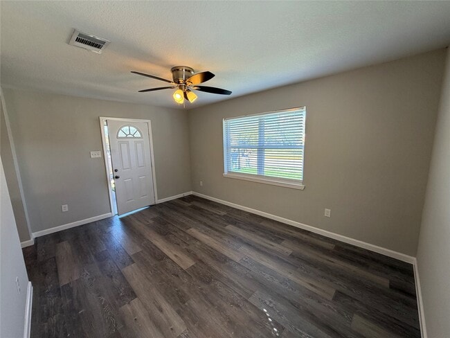 Building Photo - 14830 Hiram Clarke Rd