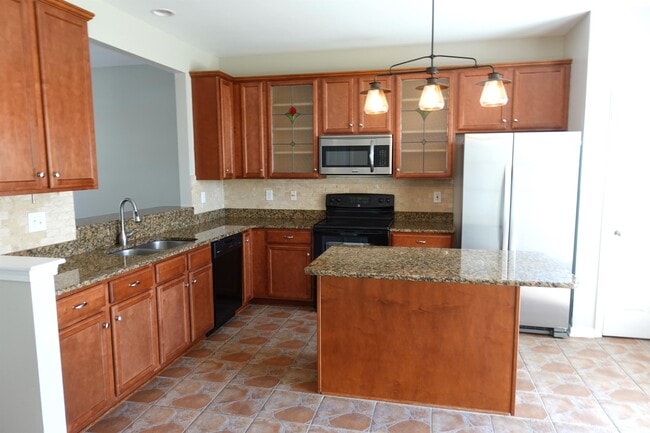 Building Photo - 202 Elise Dr