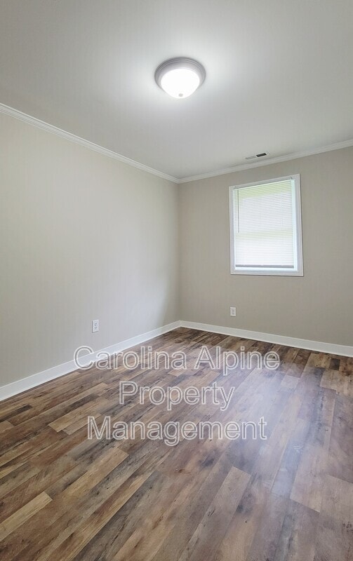 Building Photo - 505 Martin St