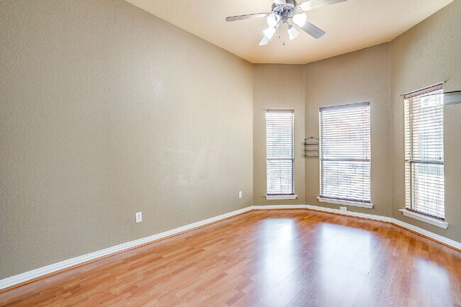 Building Photo - Well Maintained Home in SW Fort Worth!