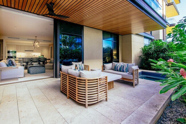 Building Photo - Park Lane Garden Suite