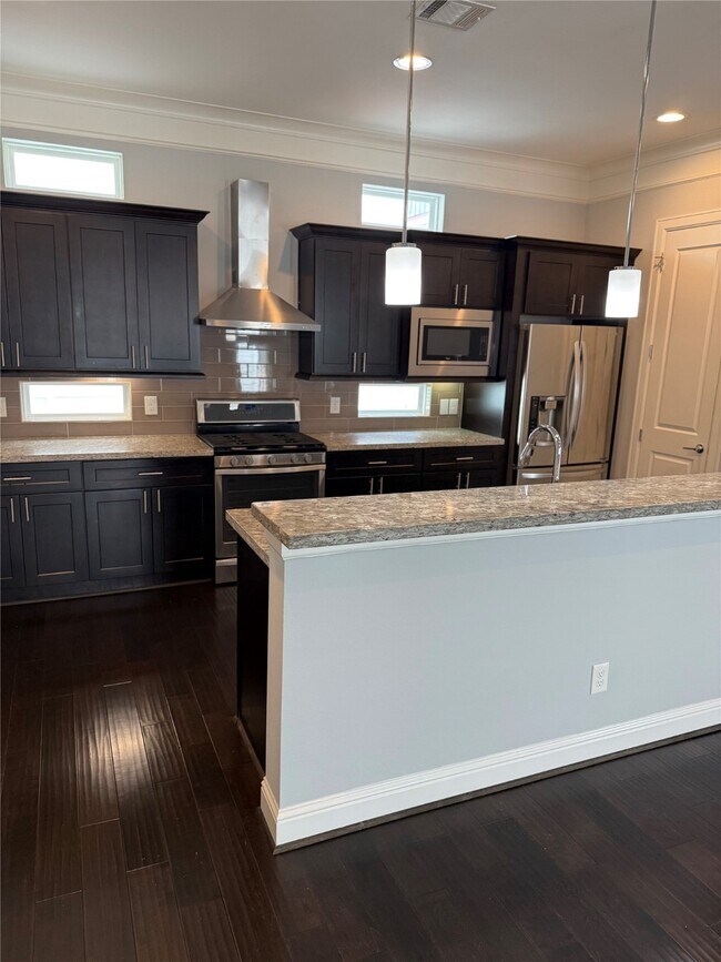 Building Photo - 2522 Hutchins St