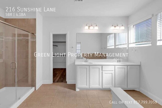 Building Photo - 216 Sunshine Ln