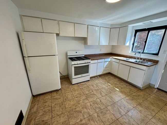 Building Photo - 229-231 Marylea Avenue (LO)