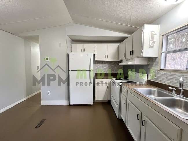 Building Photo - 240 Rister Rd