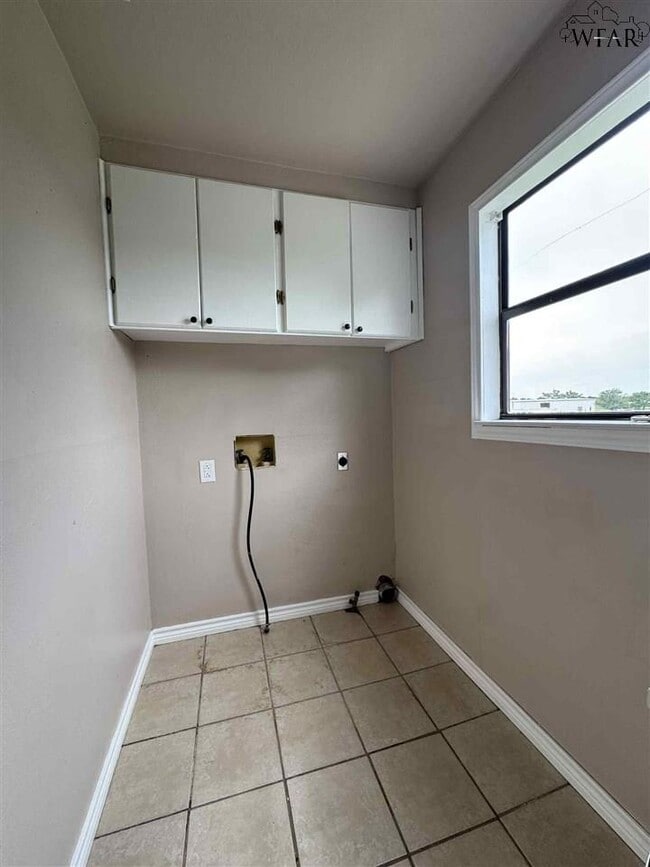 Building Photo - 1113 Sunset Ln