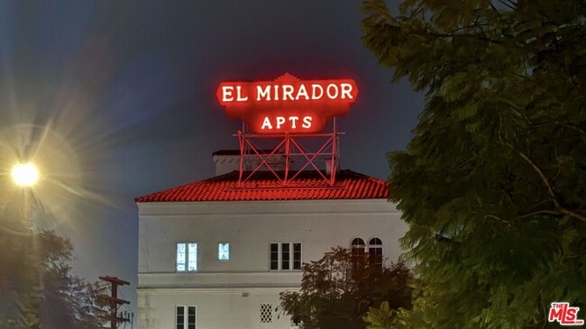 Building Photo - 1302 N Sweetzer Ave