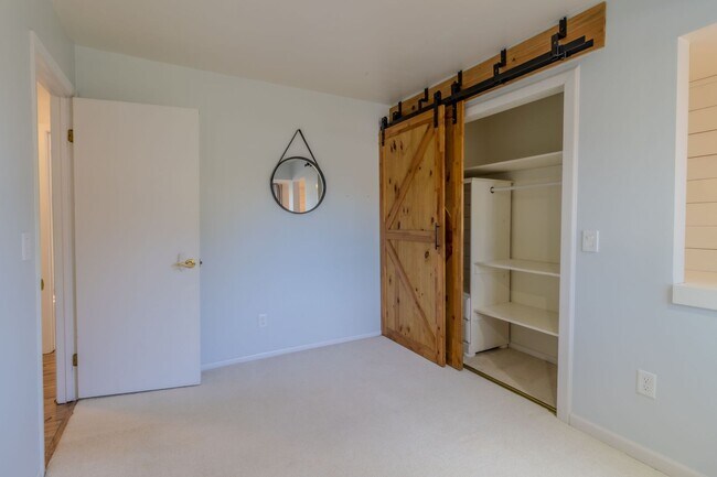 Building Photo - 154 Homestead Ln