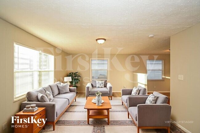 Building Photo - 4601 N Richardt Ave