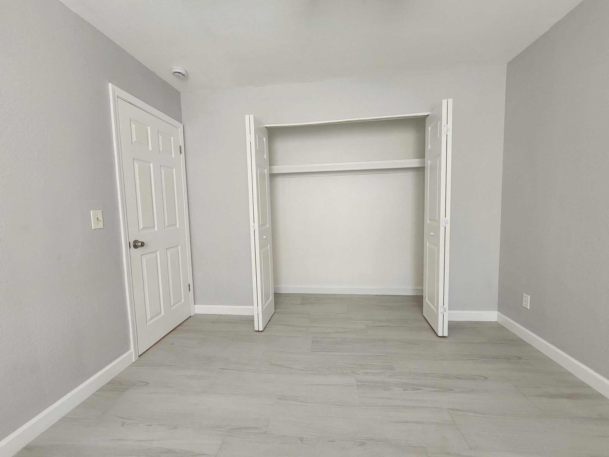 Building Photo - 143 S Doran