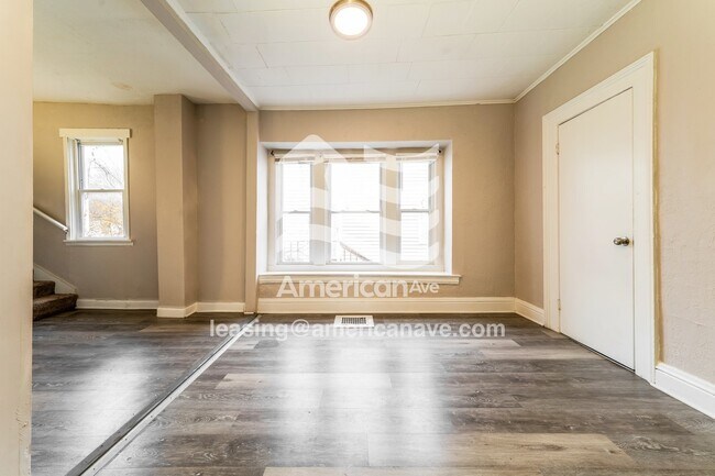 Building Photo - 183 1st St