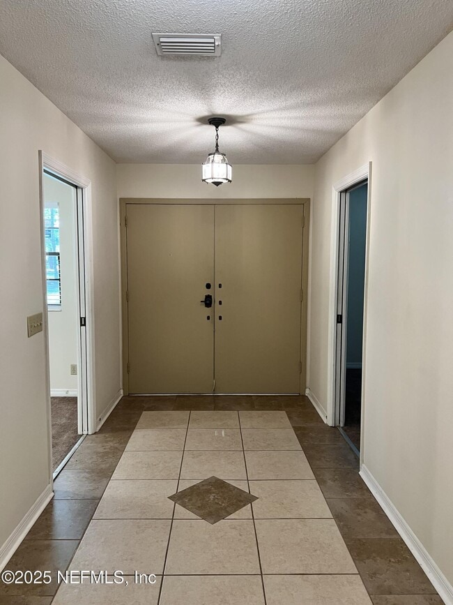 Building Photo - 2867 Scott Cir