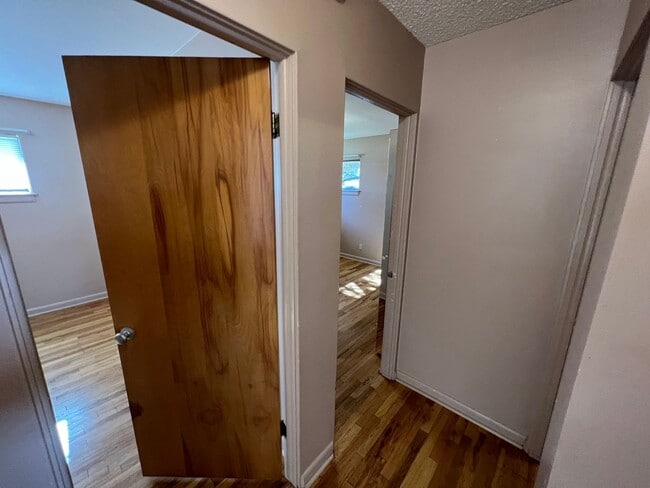 Building Photo - 3 Bed 2 Bath House with Attached 2 Car Garage & Trailer Parking