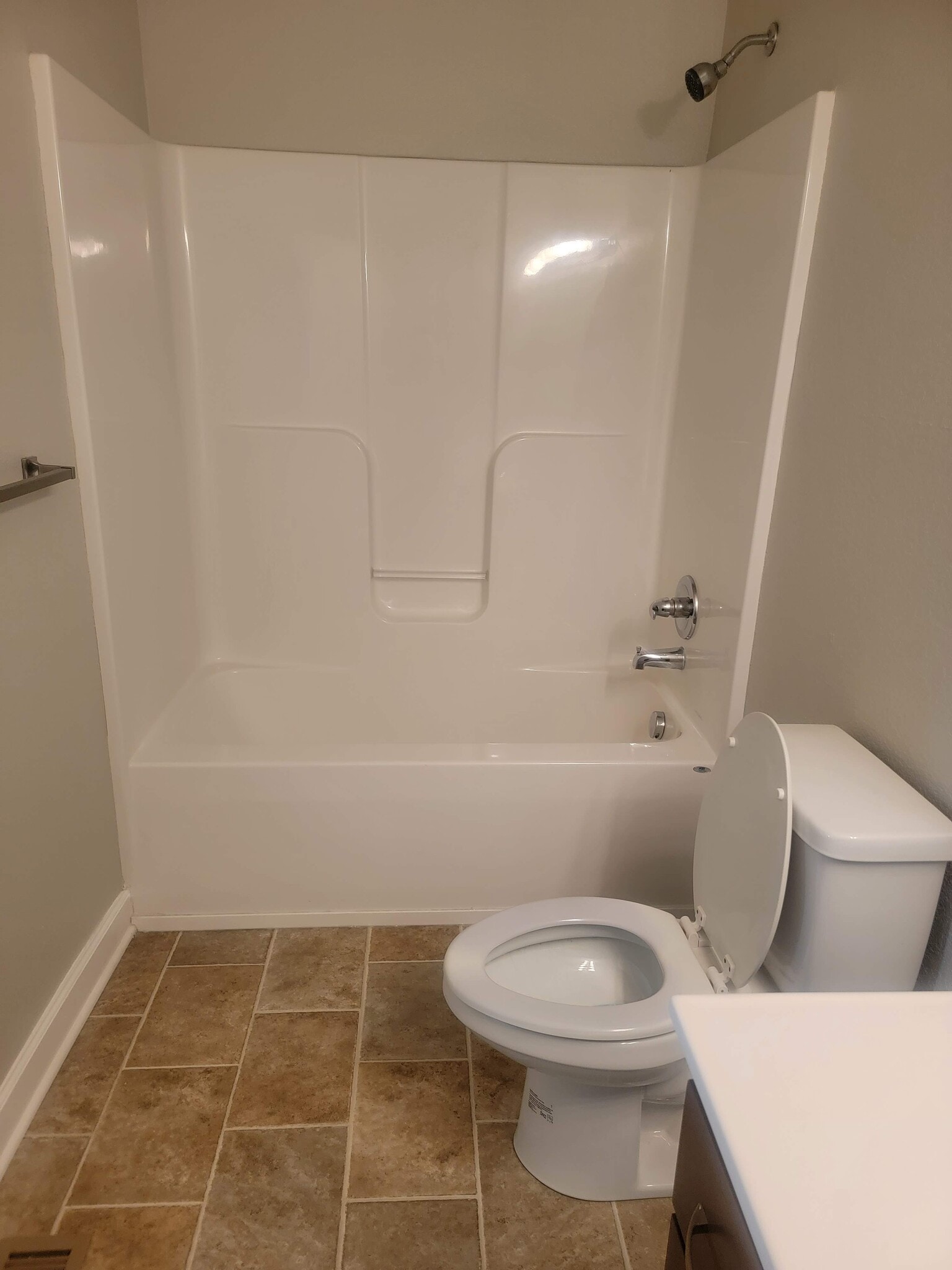 Master bath - 218 N Washington St