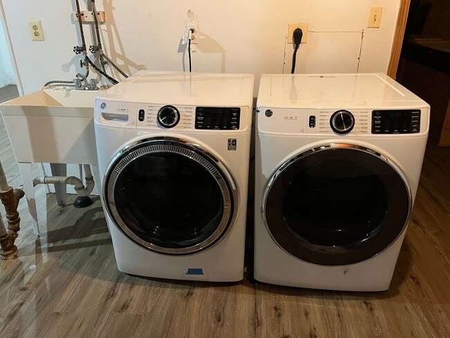 Building Photo - 8308 Whitman Dr