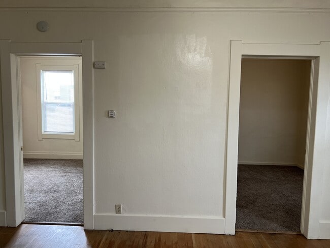 Building Photo - 570 Silver St