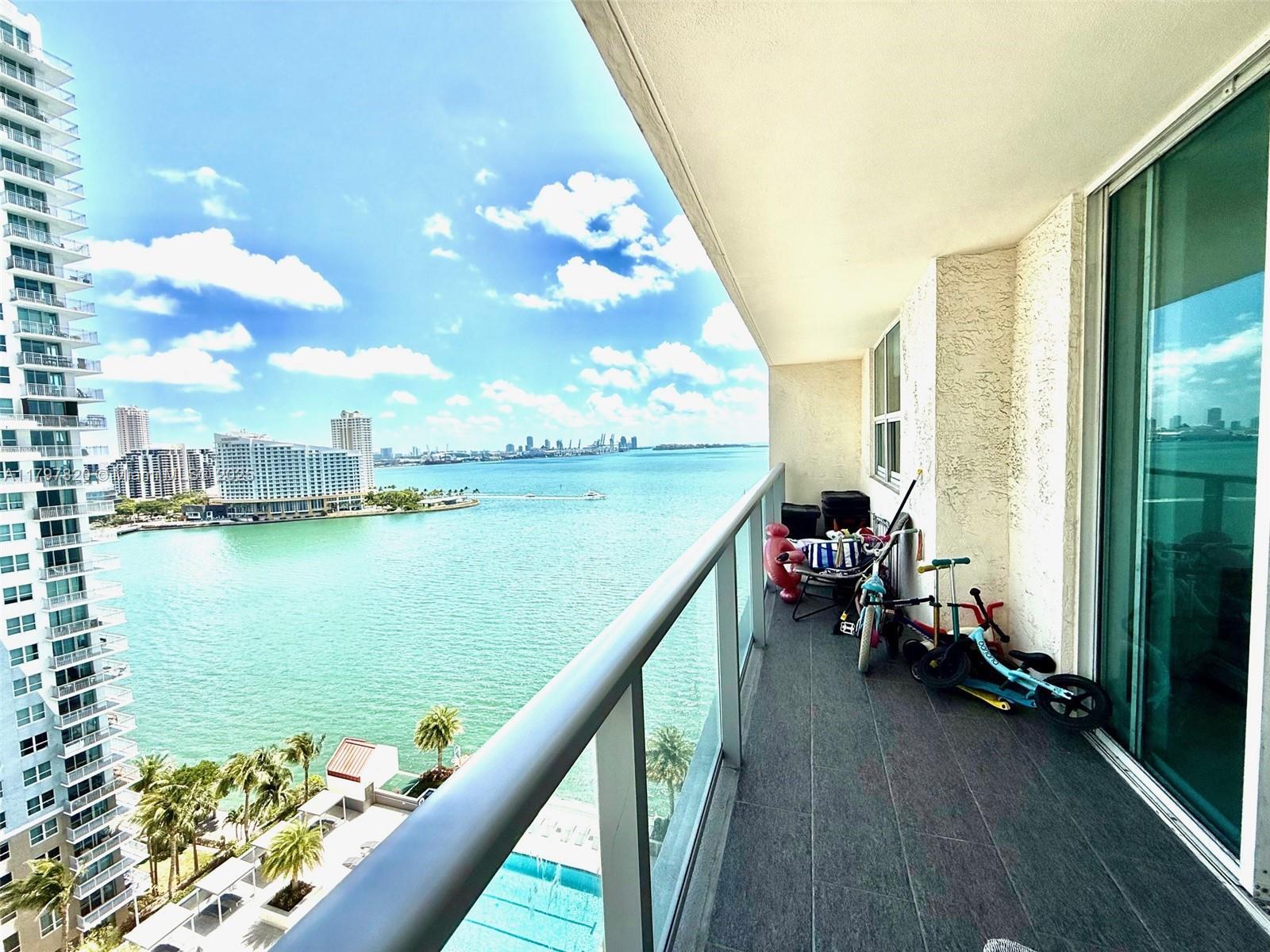 Building Photo - 1155 Brickell Bay Dr