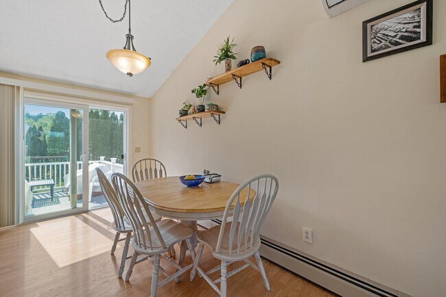 Building Photo - 94 Pullman St