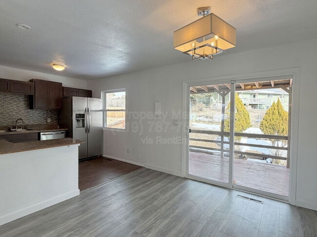 Building Photo - 3280 El Canto Dr