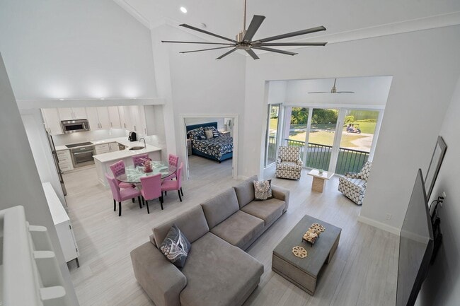 Building Photo - 3902 Fairway Dr N