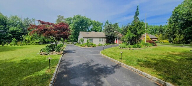 Primary Photo - 121 S Ridgedale Ave